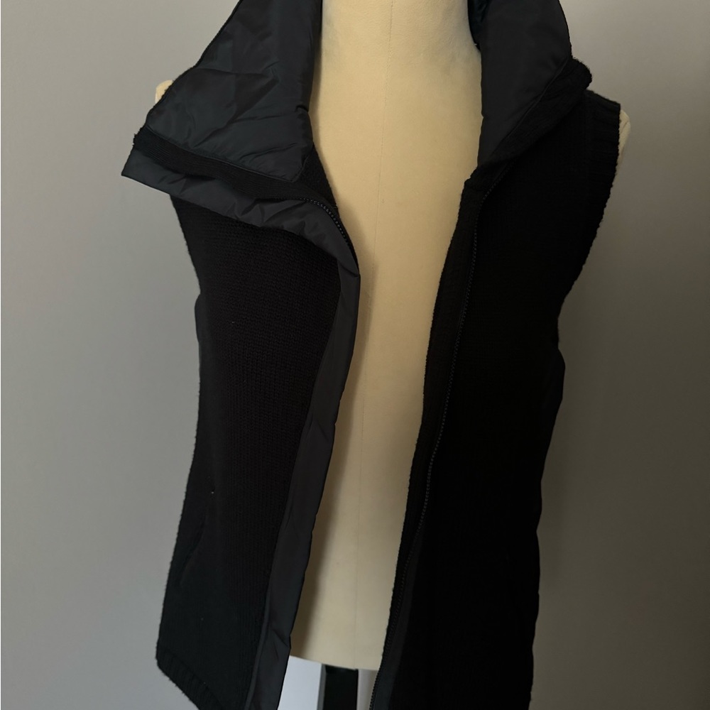 Eileen Fisher asymmetrical sleeveless sweater vest. Merino wool. Trim 💯 nylon - Picture 10 of 12
